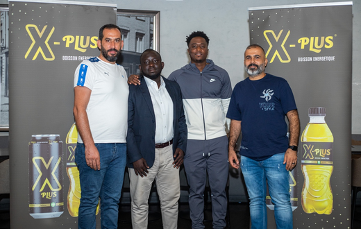 SIGNATURE DE PARTENARIAT ENTRE LA MARQUE DE BOISSON ENERGISANTE X-PLUS ET LES ARTISTES ZAGBA LE REQUIN ET MILANO