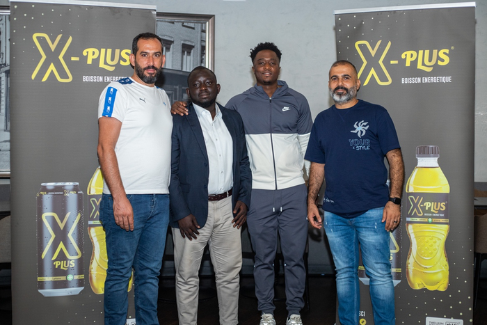 SIGNATURE DE PARTENARIAT ENTRE LA MARQUE DE BOISSON ENERGISANTE X-PLUS ET LES ARTISTES ZAGBA LE REQUIN ET MILANO