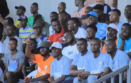 Des supporters de Lys Sassandra