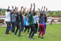 Des employés à un team building/Extreme Adventure Park Busiika