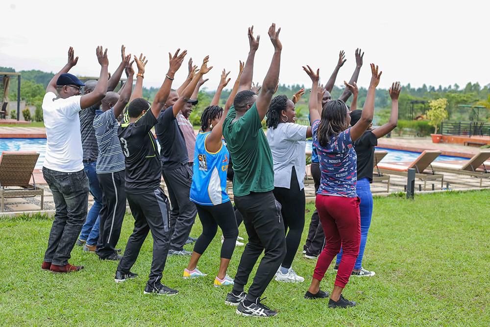 Des employés à un team building/Extreme Adventure Park Busiika