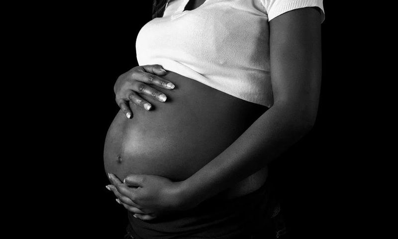 Femme enceinte / Ayana Webzine