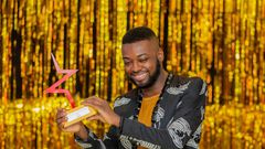 Kevine Obin reçoit le prix de la personnalité des médias de l'année aux Pulse Influencer Awards 2023