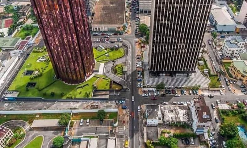 Cissé Bacongo lance une campagne de ravalement des façades pour embellir les artères d'Abidjan/Plateau le quartier des affaires