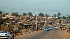 Un quartier précaire à Abidjan