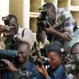 Des journalistes en reportage