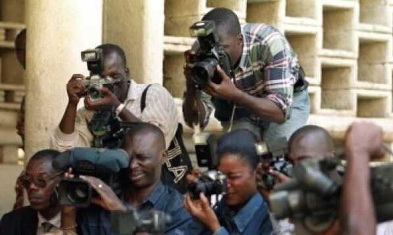 Des journalistes en reportage