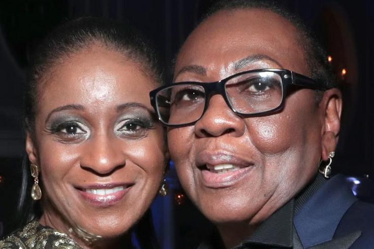 Gloria Carter (gauche) avec sa compagne Roxanne Wiltshire