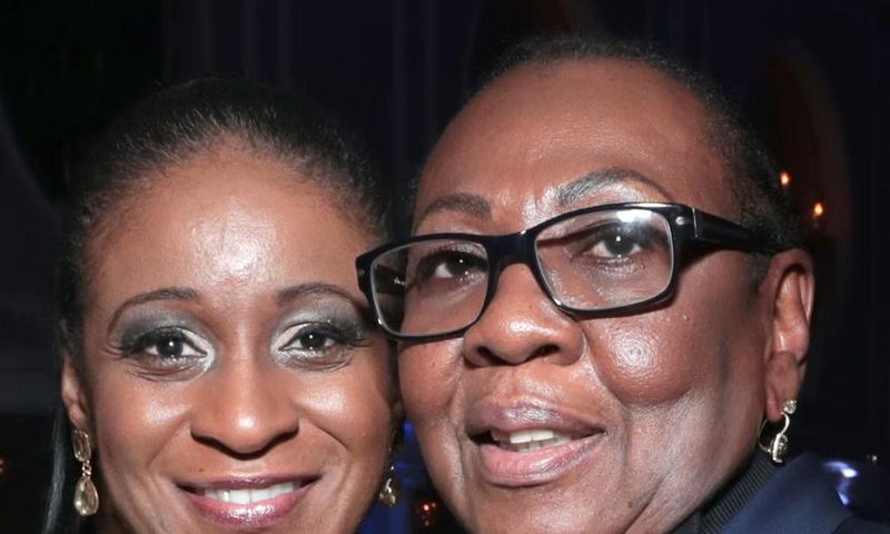 Gloria Carter (gauche) avec sa compagne Roxanne Wiltshire