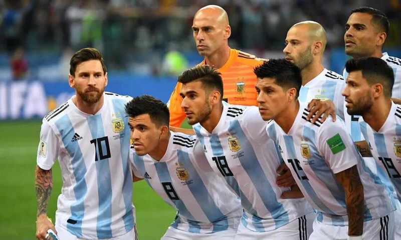 Lionel Messi avec ses coéquipiers avant le match contre la Croatie