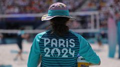 Une bénévole pendant les J.O de Paris