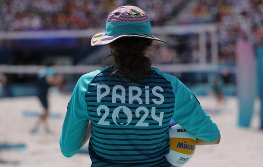 Une bénévole pendant les J.O de Paris