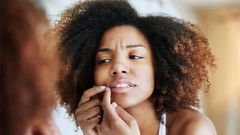 Faire éclater des boutons est à éviter/healthline