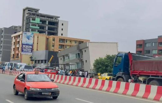 Effondrement d’un immeuble à Abidjan : un bilan provisoire de 18 victimes