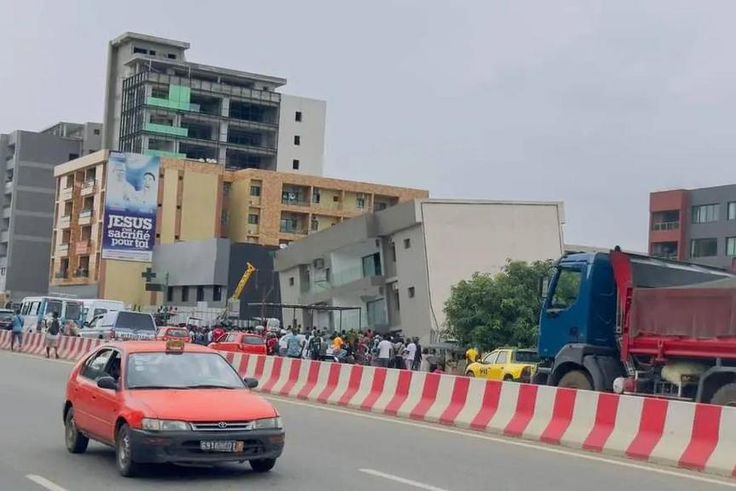 Effondrement d’un immeuble à Abidjan : un bilan provisoire de 18 victimes