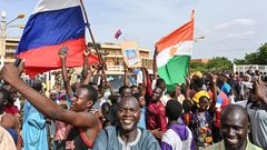 Des milliers de partisans du coup d'État militaire au Niger se sont réunis à Niamey