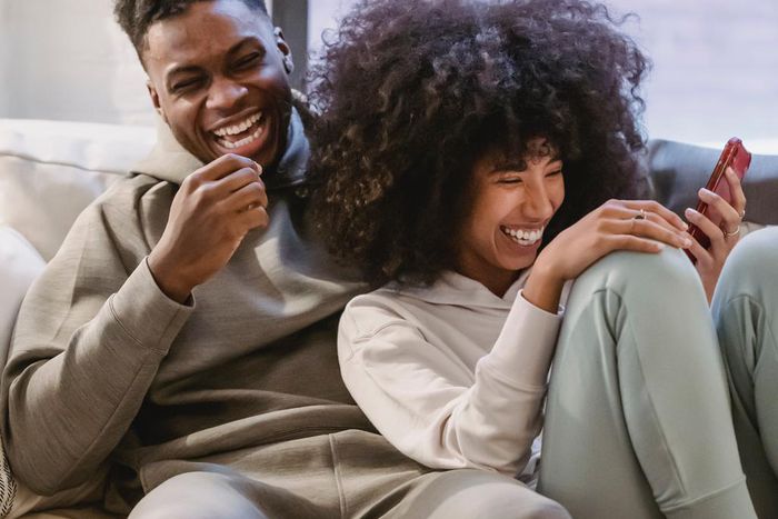 8 signs he's so deeply into you/Pexels