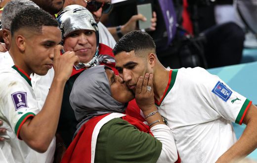 Hakimi et sa mère Sadia Mouh