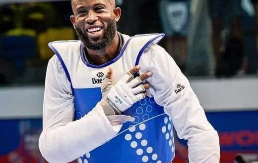 Cheick Cissé domine son adversaire et se qualifie pour les quarts de finale
