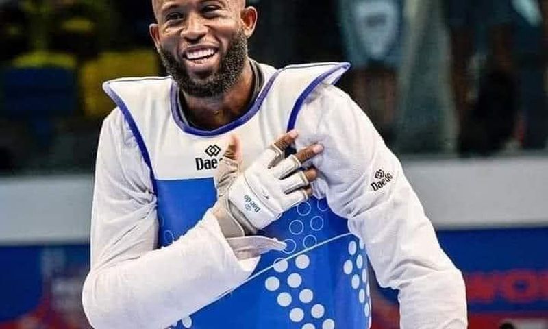 Cheick Cissé domine son adversaire et se qualifie pour les quarts de finale
