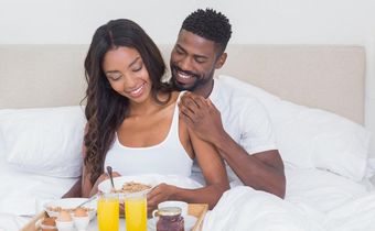 Petit déjeuner au lit