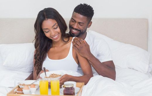 Petit déjeuner au lit