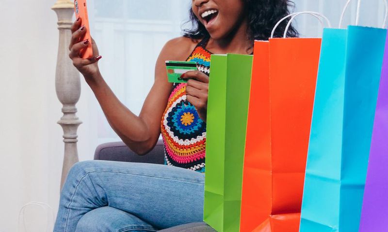 Faire des achats en ligne en toute sécurité / Kindel Media