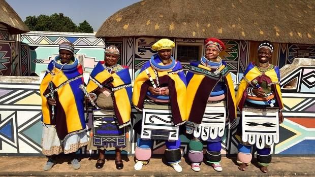 La tribu Ndebele/South African Tourism