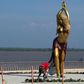 une statue géante immortalise Shakira !