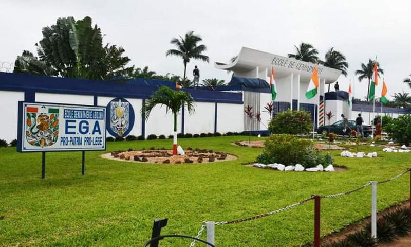 La façade de l'école de gendarmerie