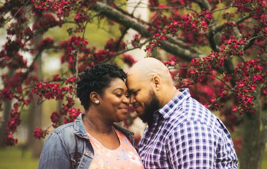 Une femme enceinte et son mari