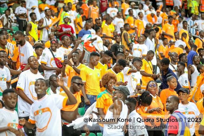 Les ivoiriens au stade