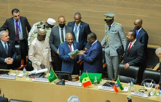 Le Président Macky Sall passe le temoin à son homologue des Comores