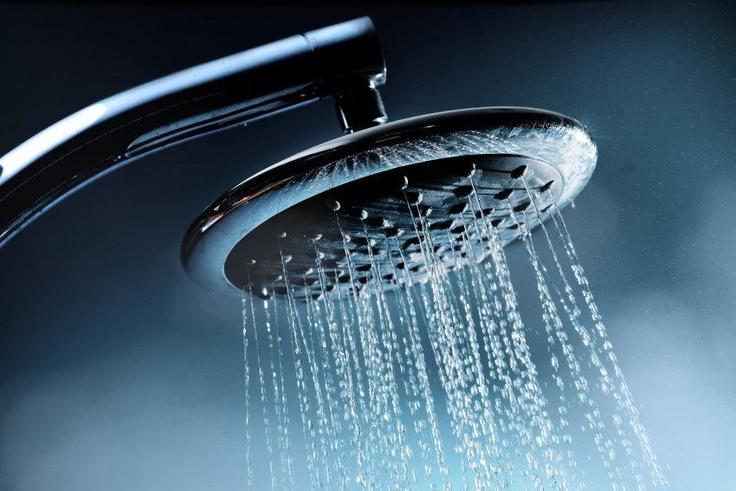 il y a des avantages à ne pas prendre une douche tous les jours.