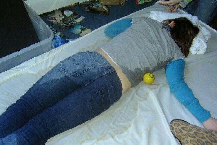 Adulte qui a mouillé le lit