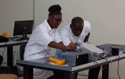 Orientation au BEPC : Les avantages des filières techniques et professionnelles