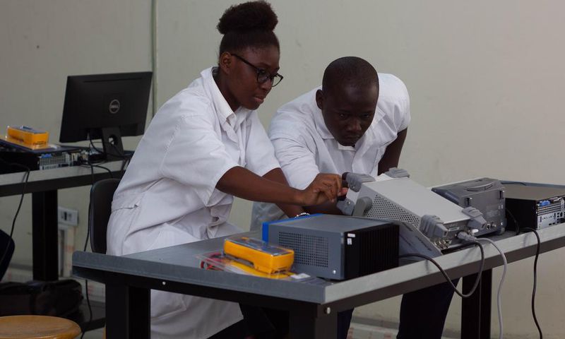 Orientation au BEPC : Les avantages des filières techniques et professionnelles
