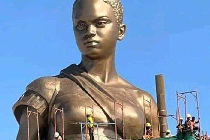Statue de l'Amazone au Bénin