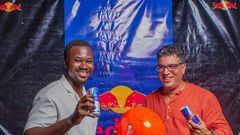 Red Bull célèbre la victoire de Verstappen avec des passionnés de Formule 1 à Abidjan