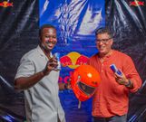 Red Bull célèbre la victoire de Verstappen avec des passionnés de Formule 1 à Abidjan