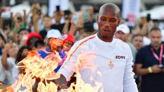 Didier Drogba allume la flamme olympique