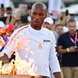 Didier Drogba allume la flamme olympique