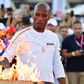 Didier Drogba allume la flamme olympique