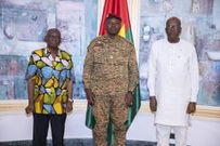 Rencontre entre le lieutenant-colonel Damiba et les anciens présidents burkinabés Roch Kaboré et Jean Baptiste Ouédraogo/Radar Info Burkina