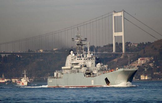 L'Ukraine affirme avoir détruit un navire russe en mer Noire h
