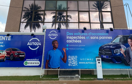 PR - AUTO24 installe la première borne de recharge publique pour véhicules électriques en Côte d'Ivoire