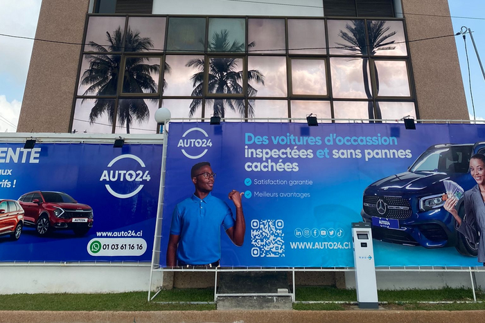 PR - AUTO24 installe la première borne de recharge publique pour véhicules électriques en Côte d'Ivoire