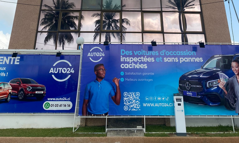 PR - AUTO24 installe la première borne de recharge publique pour véhicules électriques en Côte d'Ivoire