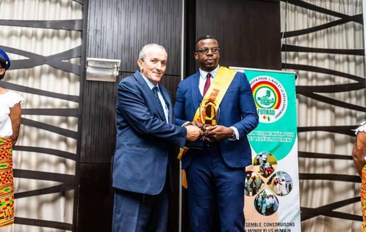 La célèbre personnalité Nomeledje Diby remporte deux prix au PADEL 2024
