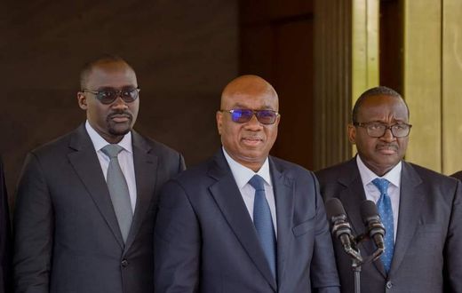 Le président de la FIF et des membres de gouvernement